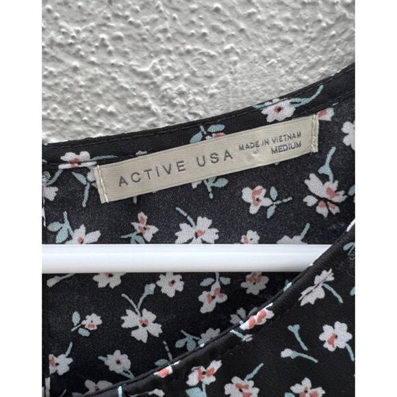 Womens Active USA Shirt Size Medium Black Floral Lace Cap Sleeve - Picture 3 of 8